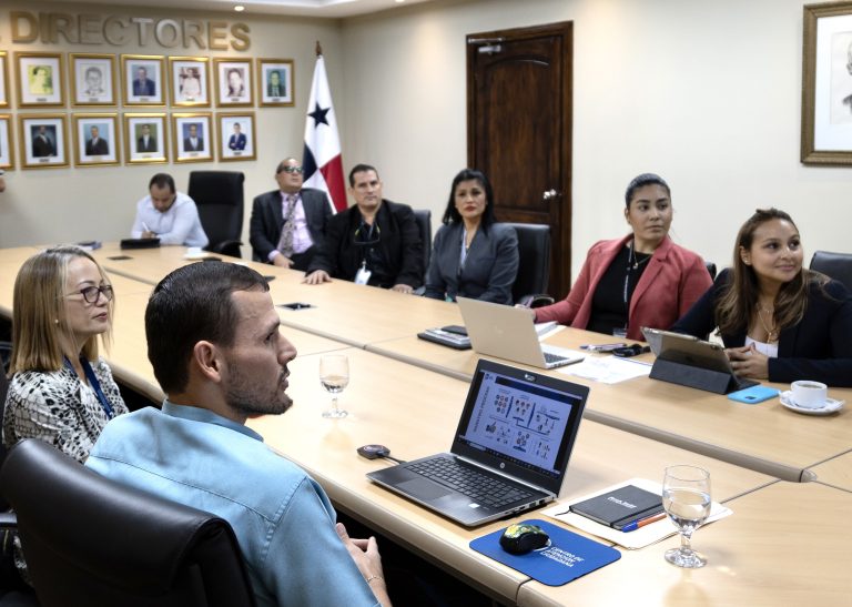 El Centro de Atención Ciudadana 311 fortalece vínculos con el Registro Público en reunión clave