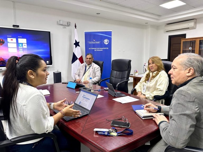 El Centro de Atención Ciudadana 311 refuerza su línea de atención con capacitaciones para brindar una atención eficaz a los ciudadanos