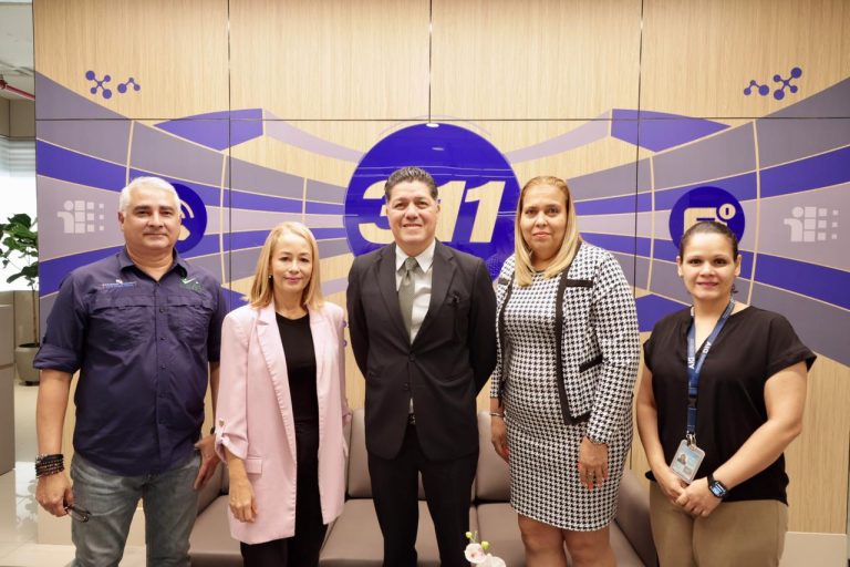 AAUD conoce de cerca el modelo de atención del Centro de Contacto 311